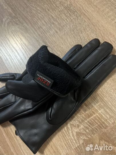 Перчатки женские кожаные новые