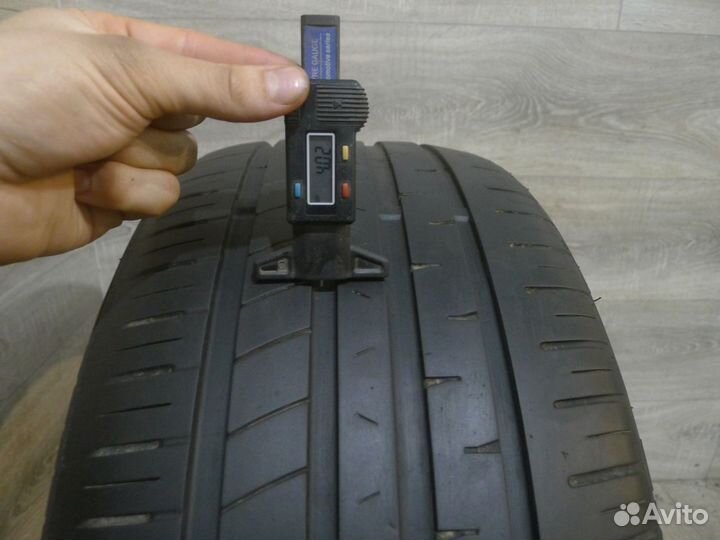 Event Potentem UHP 255/40 R19 100W