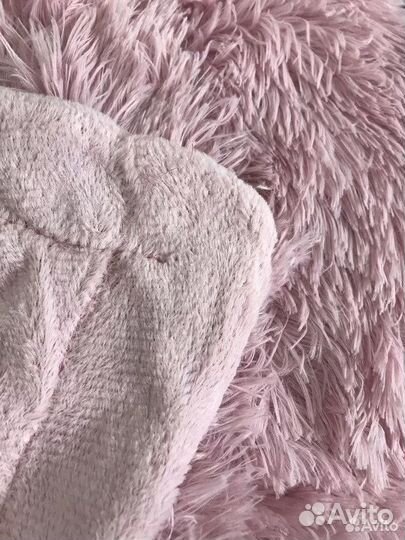 Пледы и покрывало