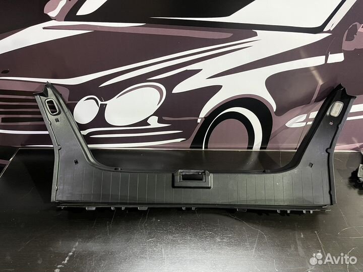 Обшивка крышки багажника мерседес w211