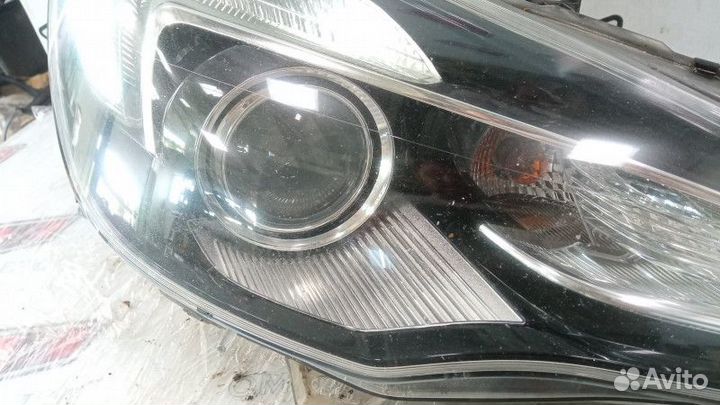 Фара правая галоген Опель Астра J GTC
