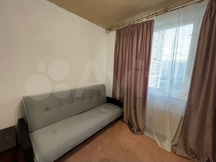 Комната 14 м² в 4-к., 13/22 эт.