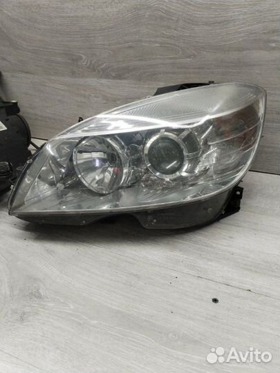 Фара галогеновая Mercedes w 204
