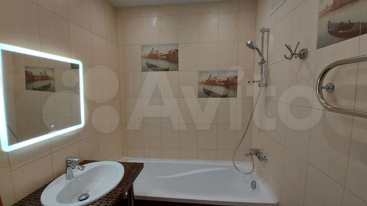 2-к. квартира, 80 м², 9/18 эт.