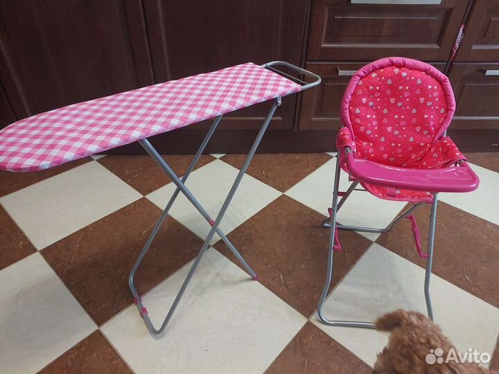 Стул и гладильная доска игрушечные