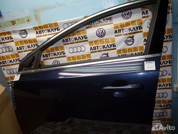 V40 2013+ Дверь передняя левая Вольво синяя