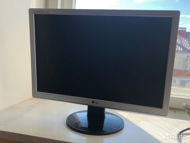 Монитор LG