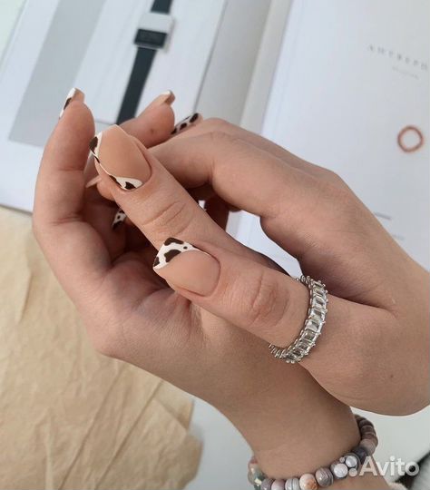 Маникюр, гель-лак, наращивание, педикюр