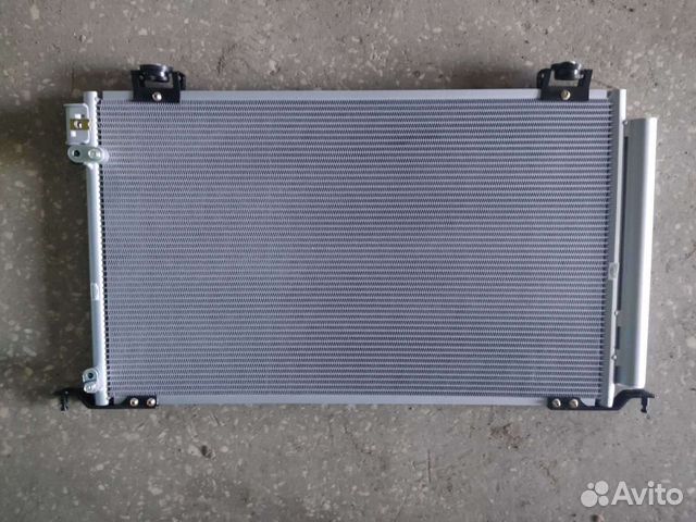 Радиатор кондиционера Тойота Авенсис 03-08 г.в