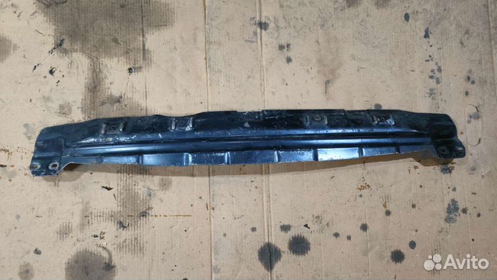 Кронштейн радиатора Туарег