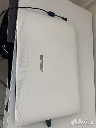 Ноутбук asus