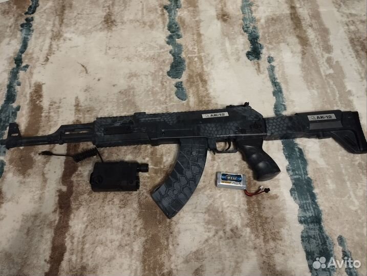 Автомат на орбизах AK-12