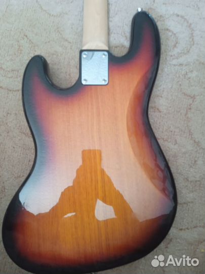 Бас гитара Homage