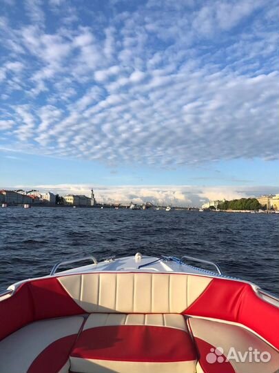 Прогулки на катере Аренда катера с капитаном