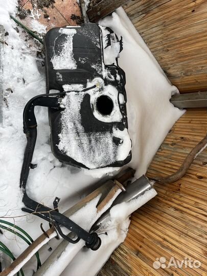 Топливный бак на LADA kalina