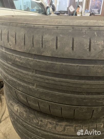 Pirelli P Zero PZ4 275/35 R21 и 315/30 R21