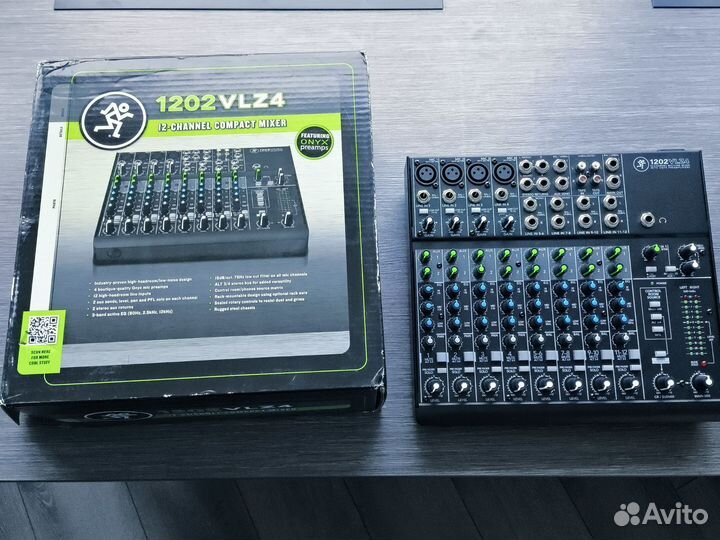 Микшерный пульт Mackie 1202 vlz4