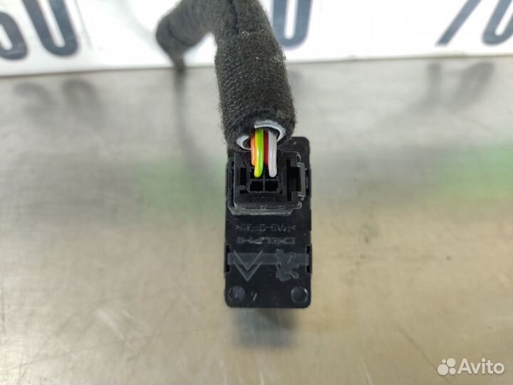 Кнопка стеклоподъемника Peugeot 408 2012-2021