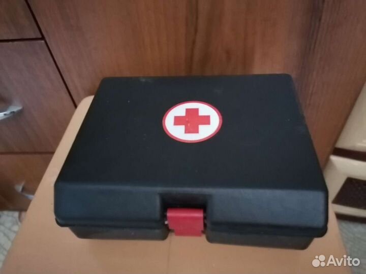 Аптечка,очки, стерилизатор СССР