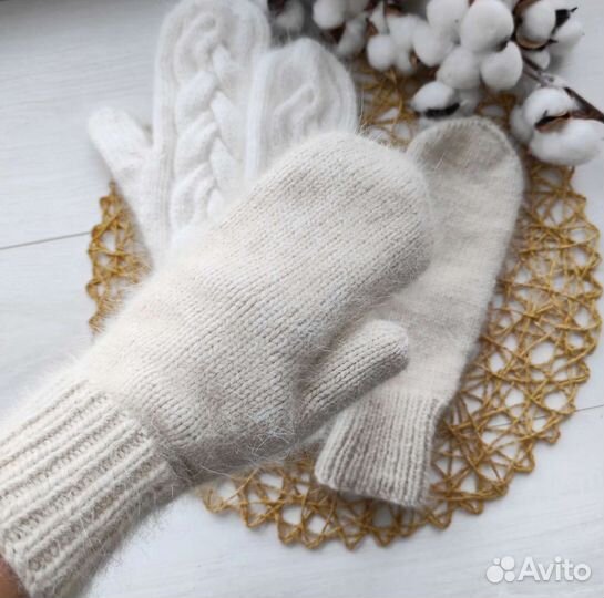 Варежки, манишка, капор, шапка