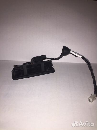 Форд Фокус 2. Кнопка открывания багажника