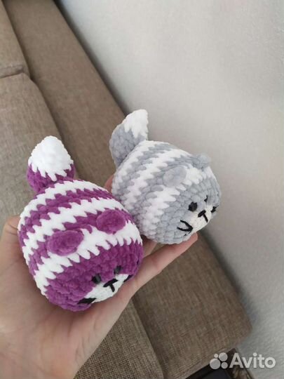 Цветные пухлые коты вязаные амигуруми