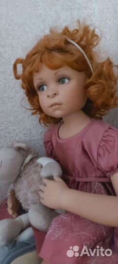 Кукла фарфоровая