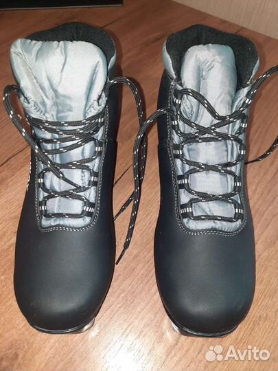 Ботинки лыжные р.40