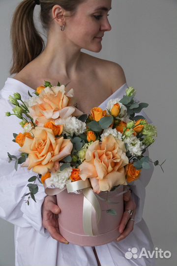 Розы в шляпной коробке