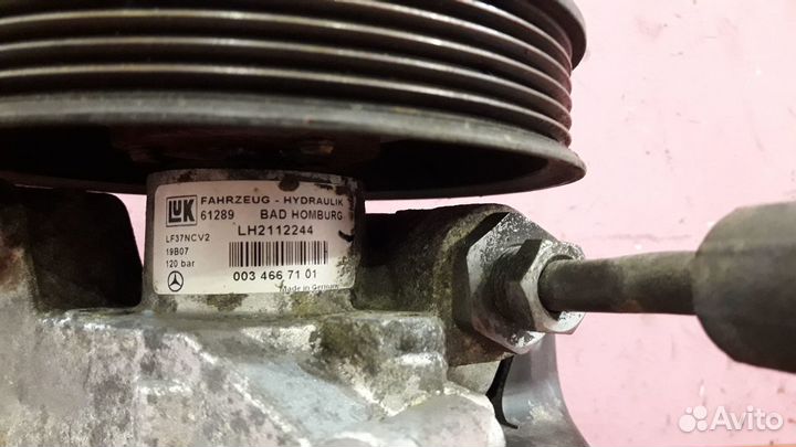 Насос гура Мерседес Вито 639 2.2 CDI