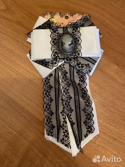 Бант на блузку