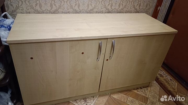 Шкафчик двухдверный