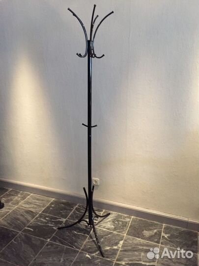 Вешало напольное