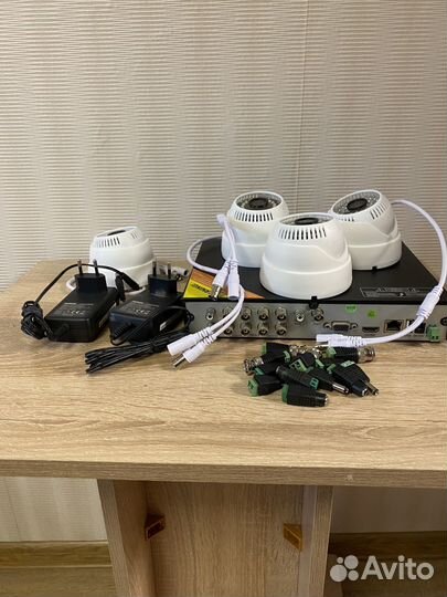 Комплект аналогового видеонаблюдения