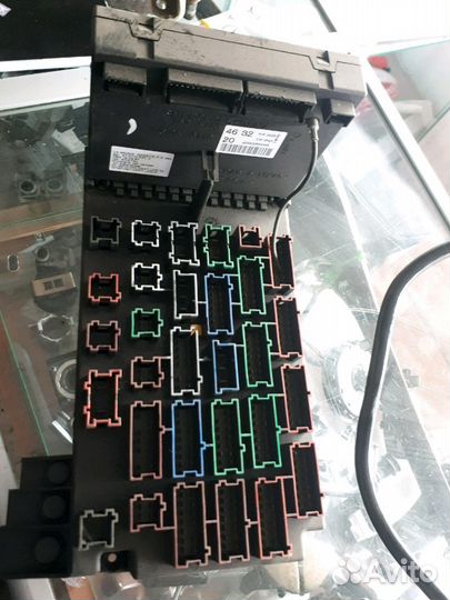 Блок предохронителей SAM передний на мерседес ML16