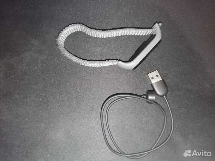 Продам фитнес браслет xiaomi mi band 5 (без нфс)