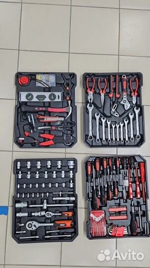 Набор инструментов (187 предм.) в чемодане
