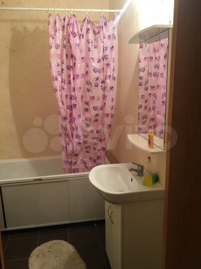 Комната 18 м² в 3-к., 1/18 эт.