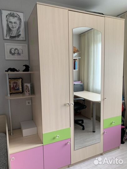 Набор детской мебели бу