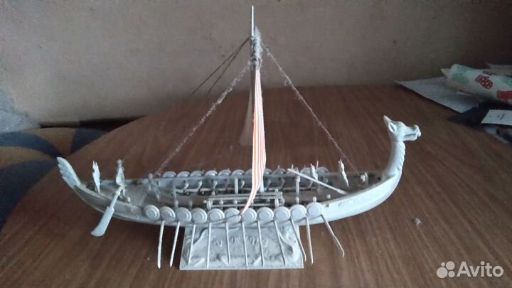 Собранные модели парусников