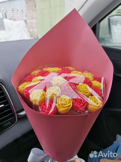 Букеты из шоколадных роз