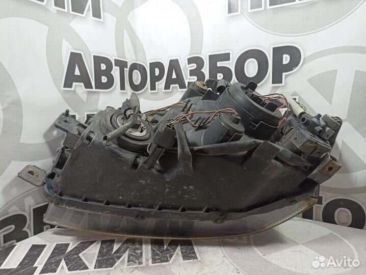 Фара Mitsubishi Space Runner 2