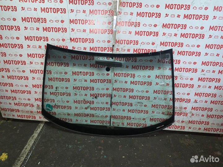 Лобовое стекло Volkswagen Passat B5.5 универсал