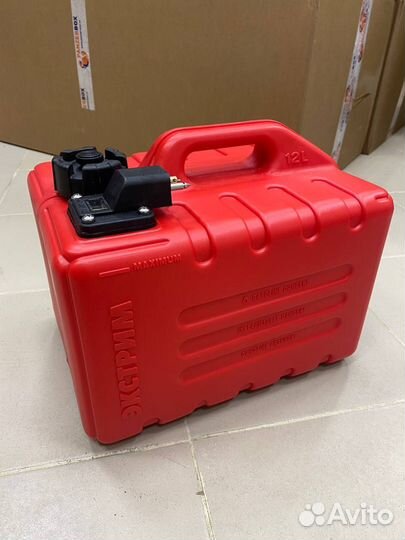 Топливный бак для лодки и катера 12л с коннектором