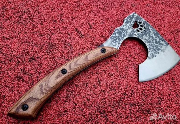 Красивый и брутальный топор походный Скиф