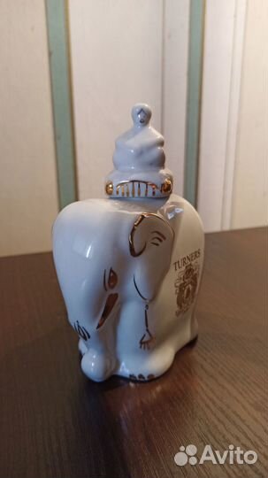 Фарфоровый слоник для хранения чая Turners