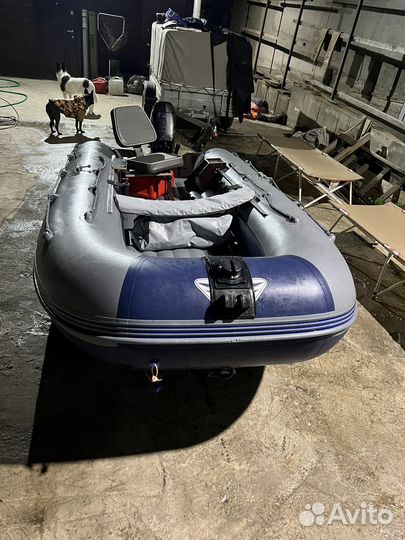 Лодка с мотором