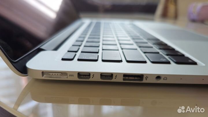 Apple Macbook Pro a1502 emc 2835 13.3