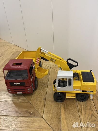 Bruder набор самосвал и колесный экскаватор