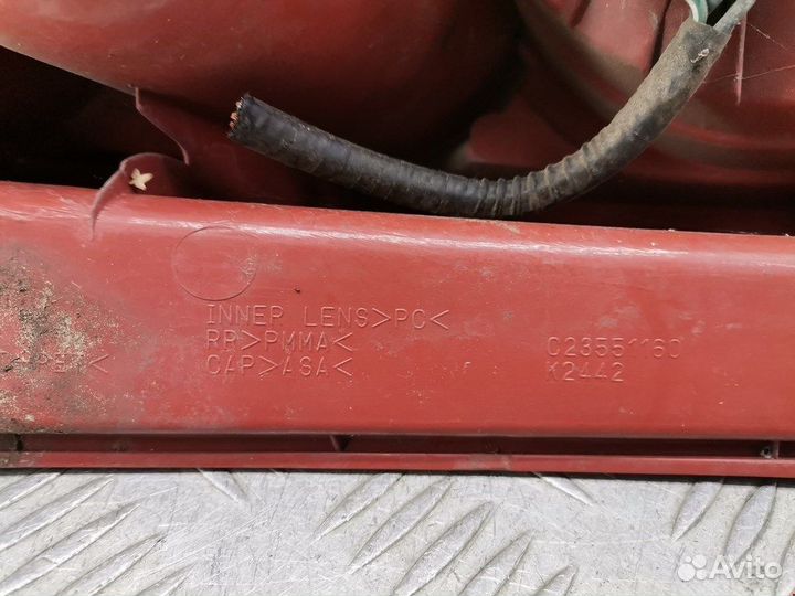 Фонарь задний левый для Mazda 5 CR C23551160E